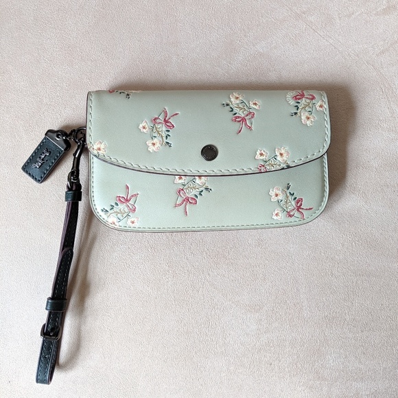 Coach Handbags - Coach 1941 Floral Bow Clutch in Pale Green -EUC
